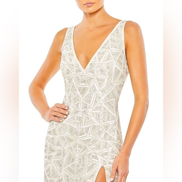 MAC DUGGAL Sleeveless sequin embellished Sheath Gown with High Slit PROM - Picture 11 of 11